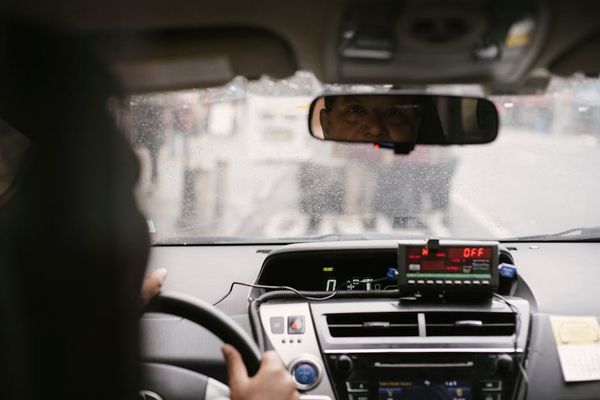 ציפוי PPF לרכב: מקצוען ציפויים מוסמך